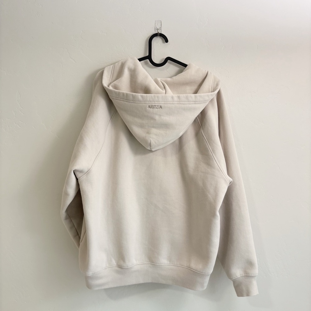 Aritzia Cozy Fleece Mega Raglan Zip Hoodie cream
Size S - Picture 8 of 9